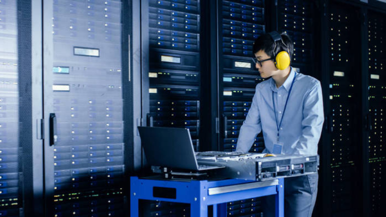 磁控溅射技术:镀膜设备的选择与维护指南